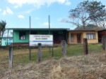 This is the School of the Dulce Nombre Community. Most of the infraestructura and buildings in the communities is in good conditions.